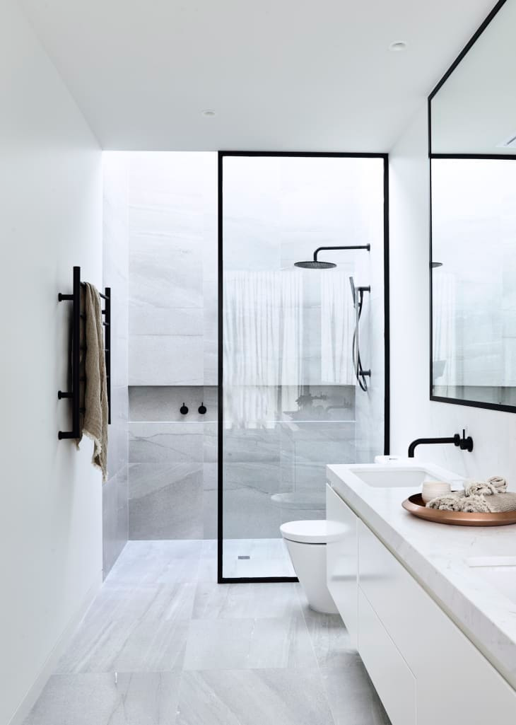 modern curbless shower design